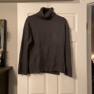 Turtle neck sweater BRAND NEW 🤩